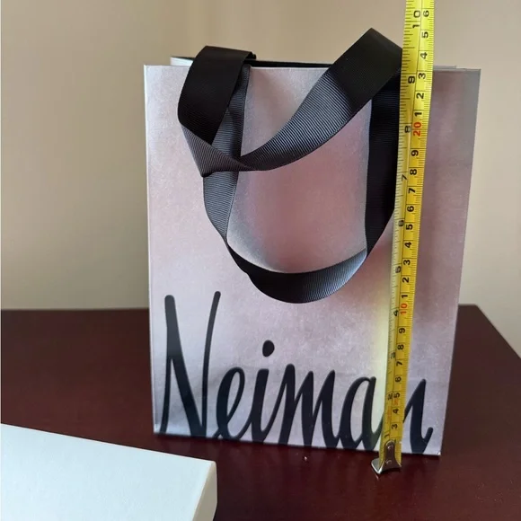 New Neiman Marcus gift box and bag set - Picture 2 of 5